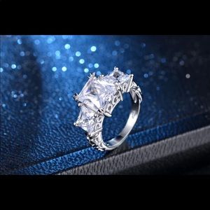 CRYSTAL DREAM AAA Cubic Zirconia Ring GIFT size 7
